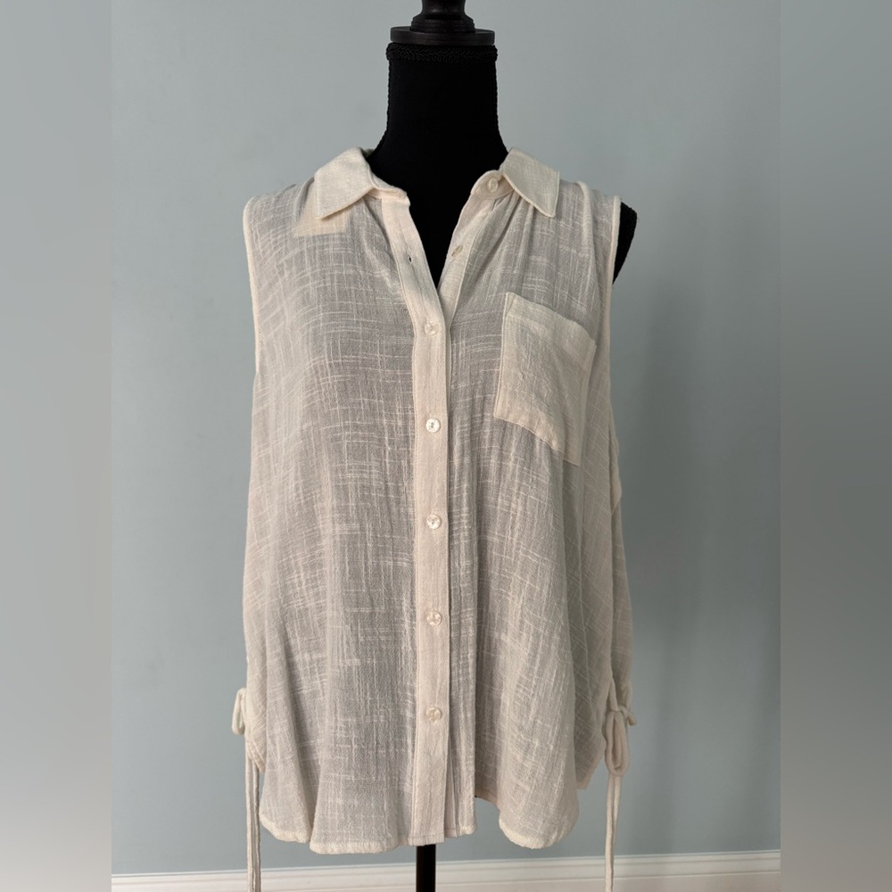Women's Cream Sleeveless Top